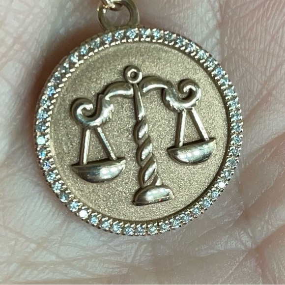 Ring Concierge Zodiac Medallion Necklace Libra 14k Rose Gold - Picture 5 of 13
